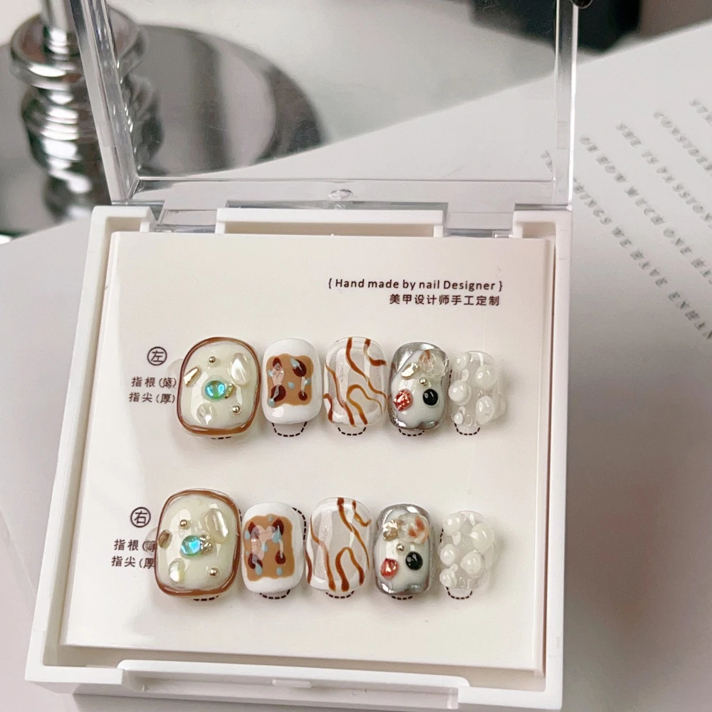 

MINISO Котячий глаз накладные ногти