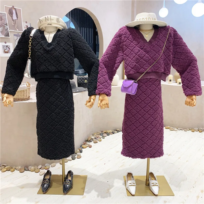 

Niche Design New Women's Clothing 2021 Winter V-neck Plush Short Sweater Top + High Waist Split Skirt Fashion two-piece Set