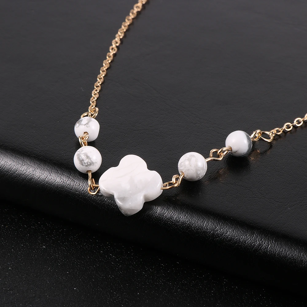 Ожерелье с подвеской из природного камня из турмалина, опала и песчаника на регулируемой цепочке из сплава с четырехлистным клевером для женщин.