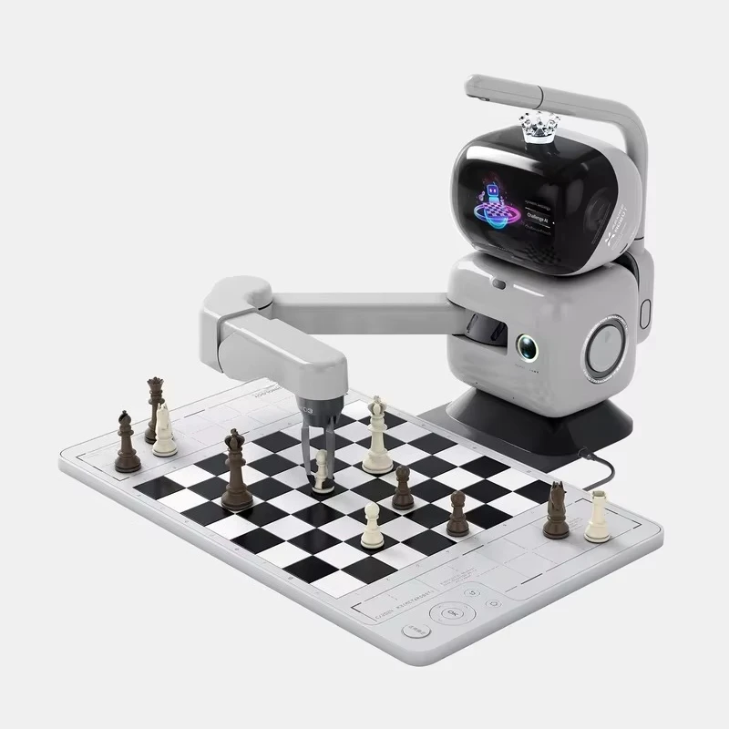 Фото Интеллектуальный шахматный робот: тренировки, игры в шахматы, совершенствование шахматных навыков и взаимодействие с людьми. №2