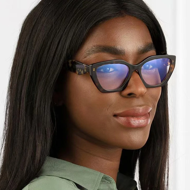 

Brand Designer Luxury Eyeglasses Frame Women Fashion Cat Eye Transparent Optical Glasses Trendy Personality Ladies Eyewear
