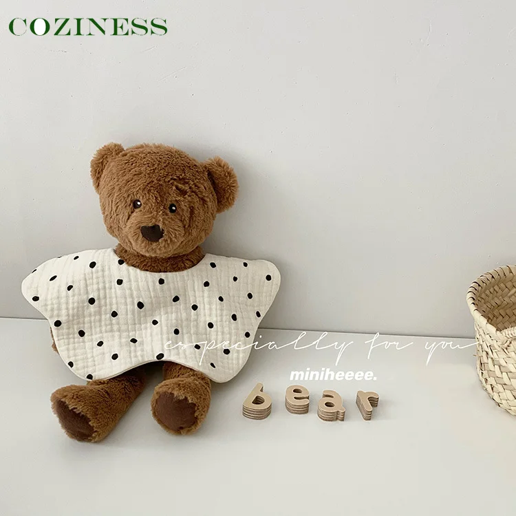 

Слюнявчик для новорожденных, трехслойный хлопковый марлевый нагрудник в горошек в форме лепестков, модный круглый Цветочный нагрудник с защитой от грязи