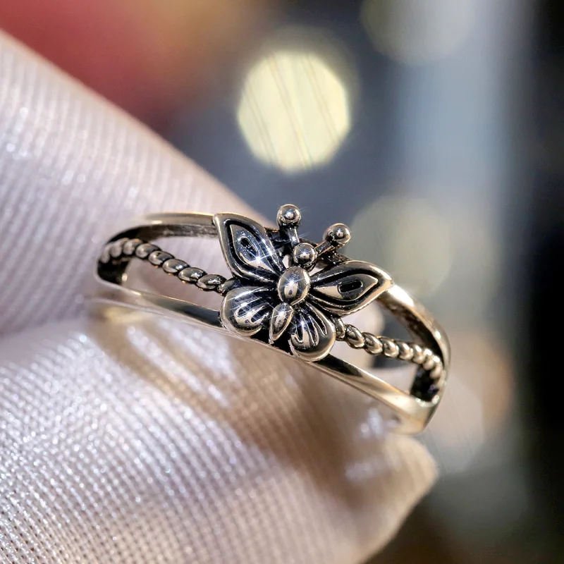 

Exquisite and minimalist women's antique silver plated butterfly ring