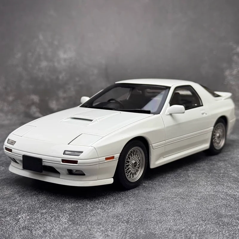 Фото Wheel Art 1/18 для моделирования автомобиля из сплава RX7 FC3S, коллекция WHELART, вид сбора №2