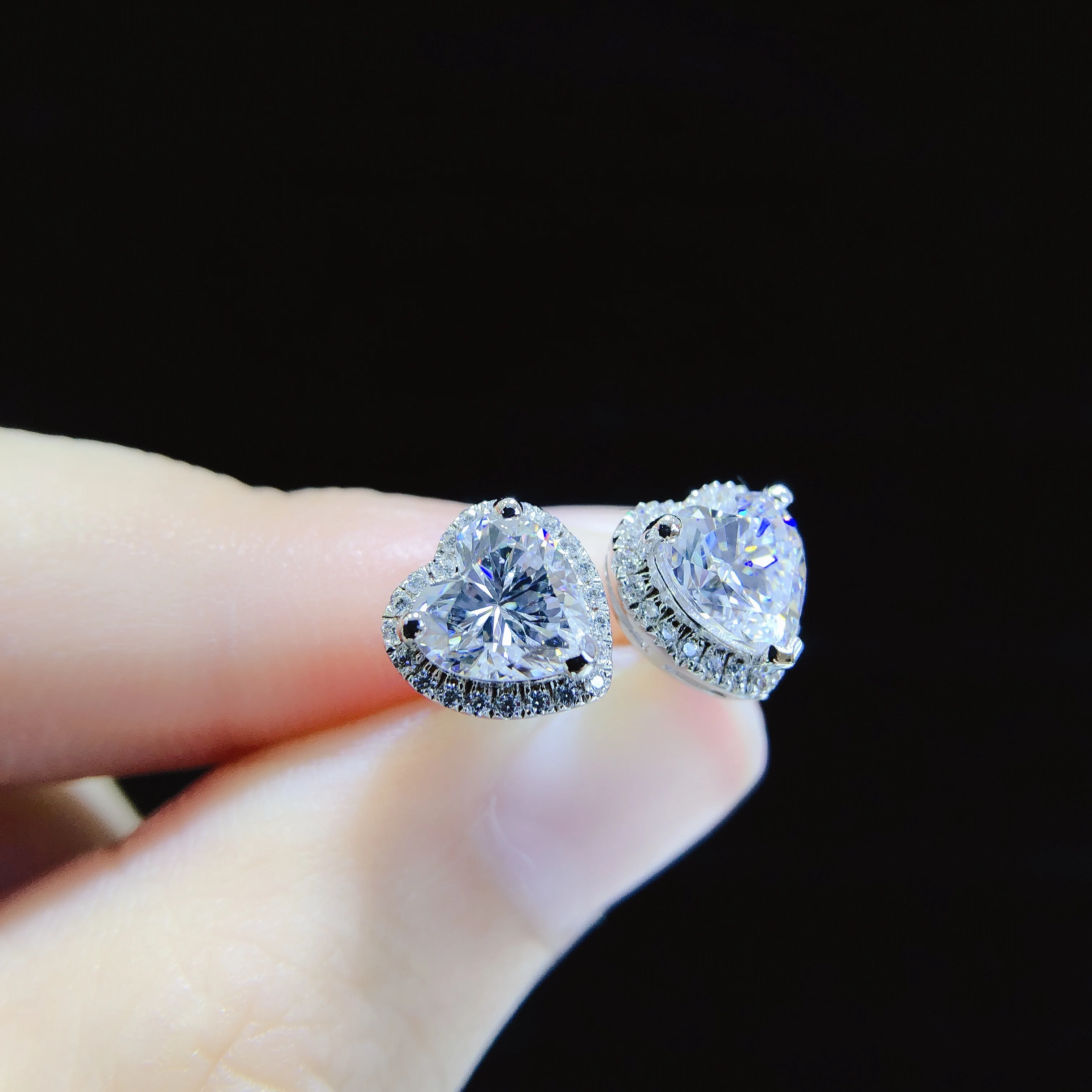 

Faultless Lovely 1Ct/each Heart Shape Diamond Earrings for Women Top Quality Platinum 950 White Gold Wedding Stud Earrings