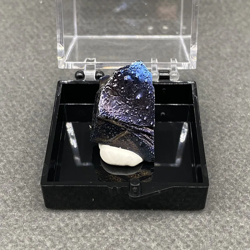 

Натуральный кремний, оригинальные образцы минералов из камня, коллекция целебных кристаллов + размер коробки: 35*35*35 мм