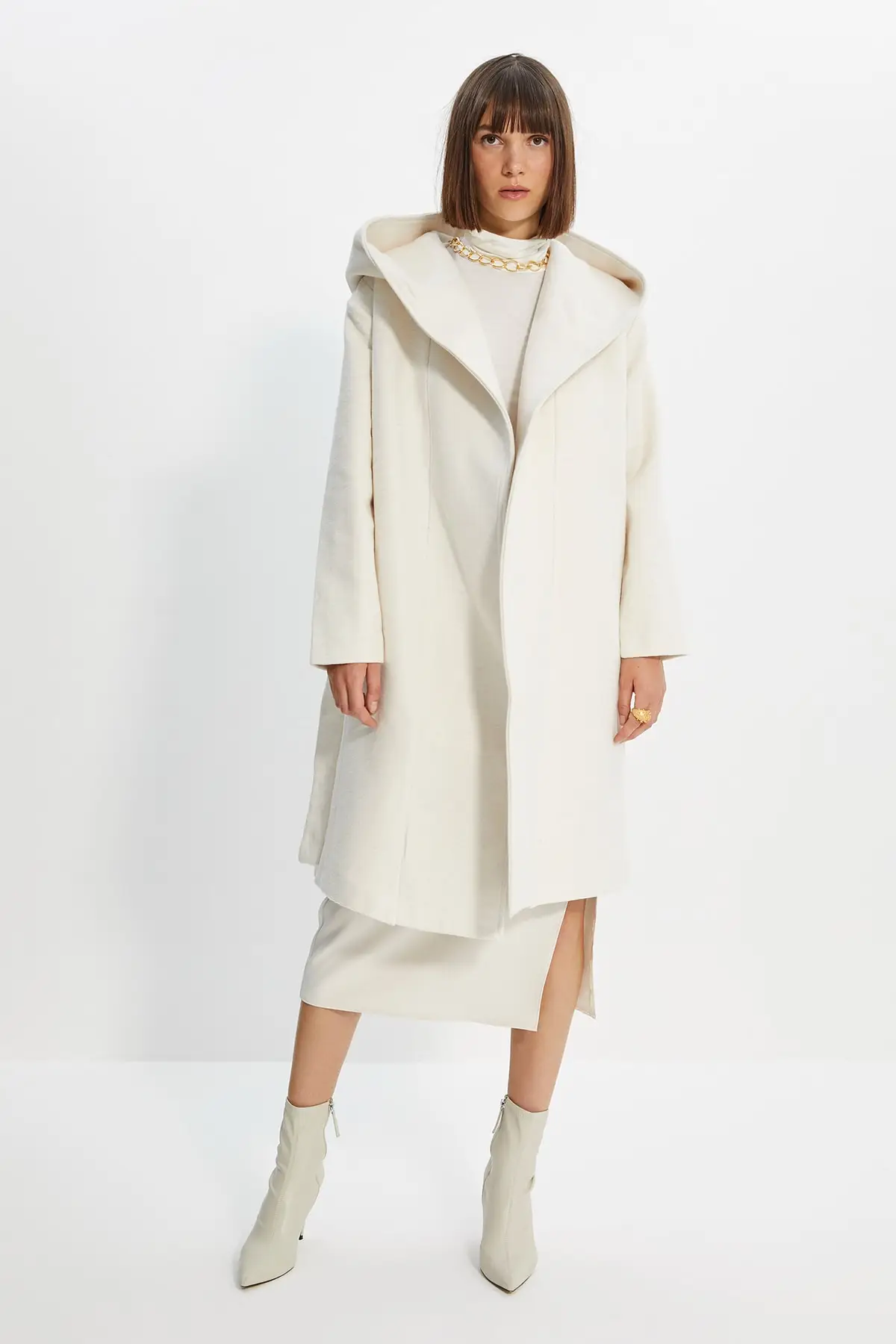 

Trendyol Arched Oversize Hooded Stamp Coat TWOAW22KB0082