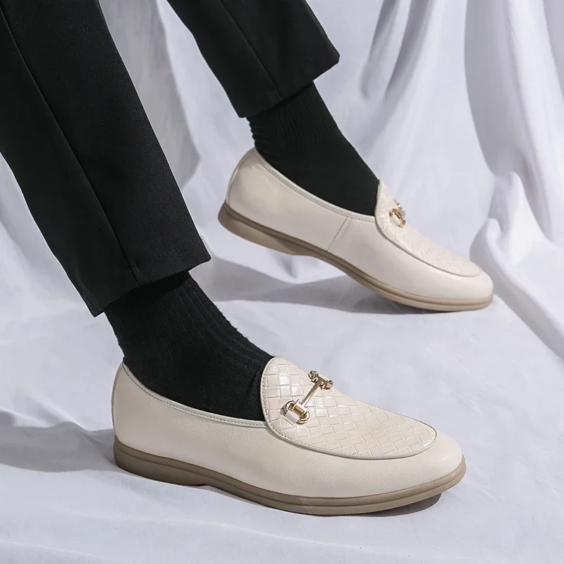 Деловые мужские лоферы на плоской подошве классические и универсальные туфли в