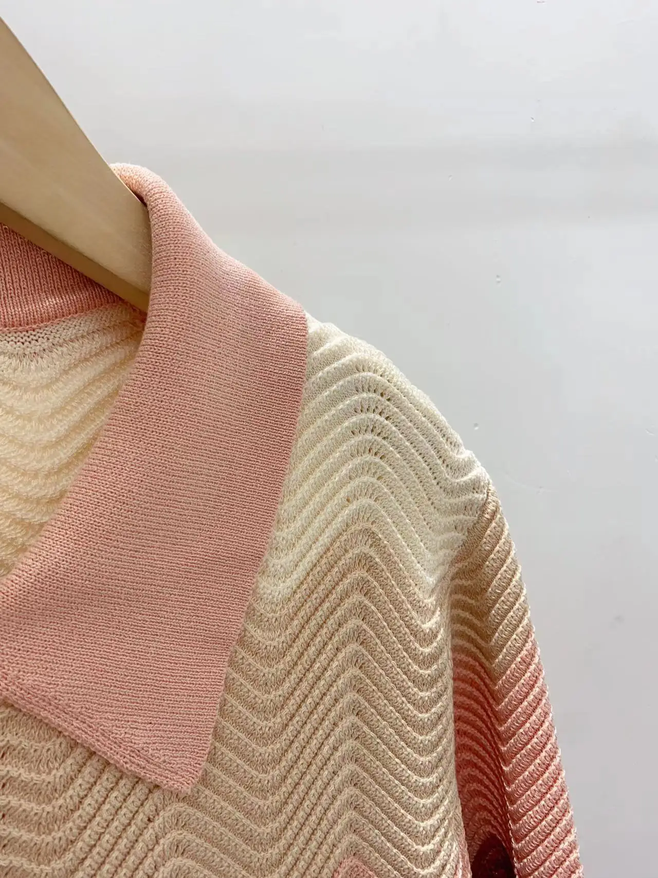 

Women Turn-Down Collar Single Breasted Cardigan Sweater or Ruffles Elastic Waist Shorts Lady Knit Wave Stripes Set