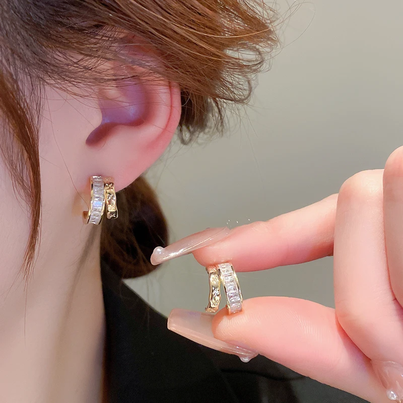 

DREJEW Minimalist Luxury CZ Crystal Stud Earrings for Women Two-layer Geometry C Shaped Ear Studs Female Delicate Ear Jewellery