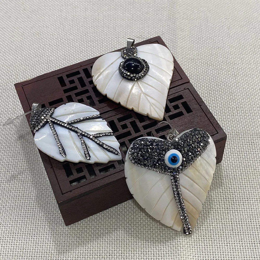 

Natural Pearl Shell Pendant Rhinestones Carved Leaf Shape Freshwater Shell Evil Eye for Women Jewelry Making DIY Necklace