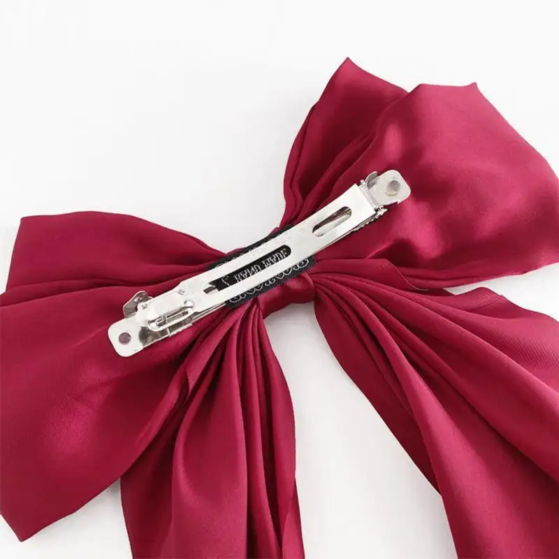 Женская заколка-стример с бантом