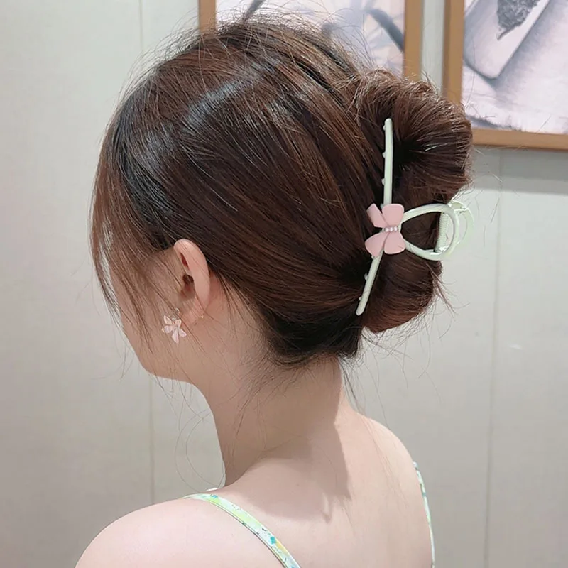 

Elegant Colorful Butterfly Hair Claw Girls Sweet Large Metal Shark Hair Clips Pearl Ponytail Headwear Hair Accessories For Women