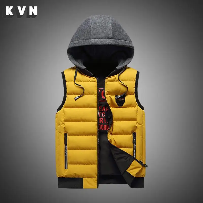 Жилет мужской зимний с капюшоном без рукавов на хлопковой подкладке |