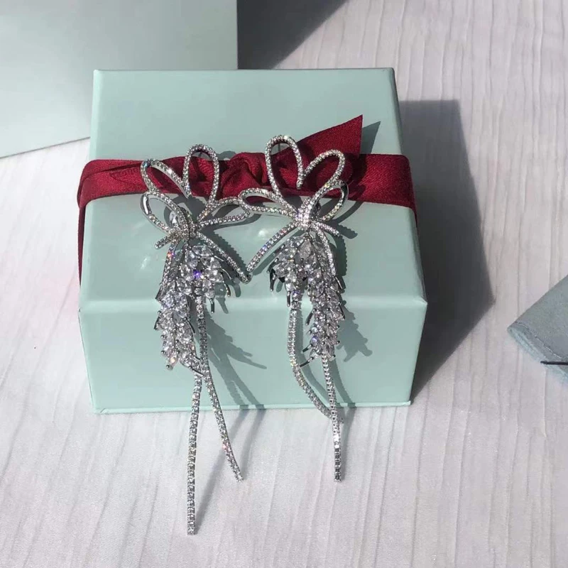 

Женские серьги-гвоздики из серебра 925 пробы, с кисточками