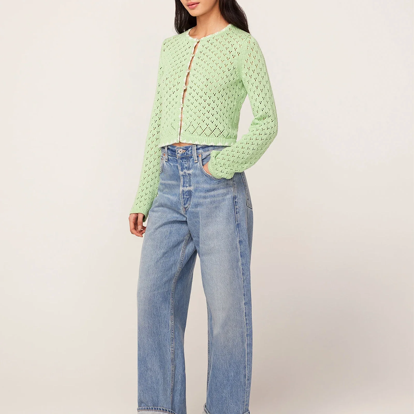 Женский осенний свитер кардиган с длинным рукавом и круглым вырезом на пуговицах