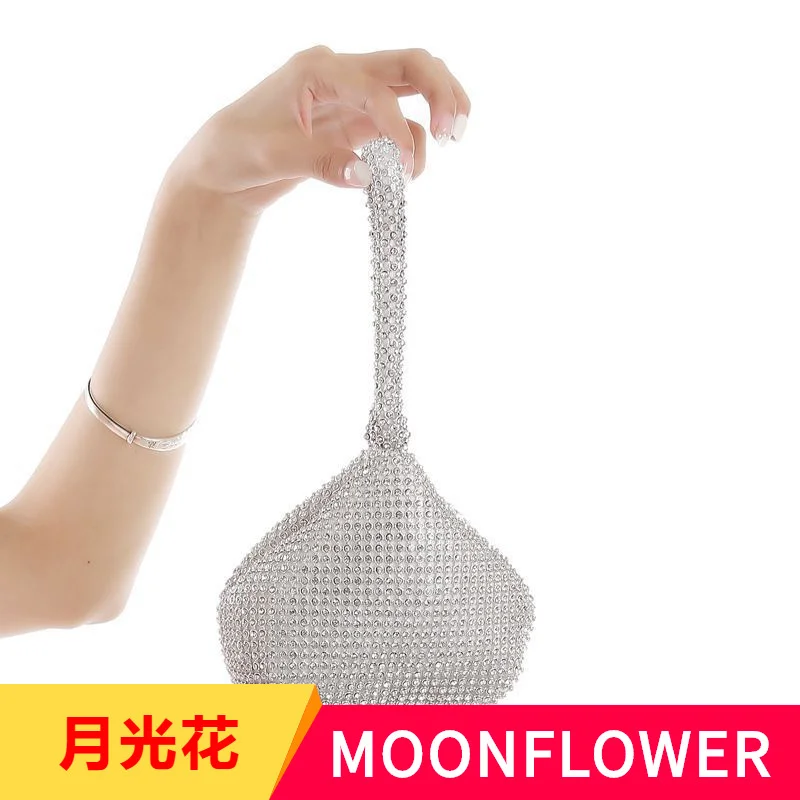 

Маленькая вечерняя сумка ручной работы с бриллиантами