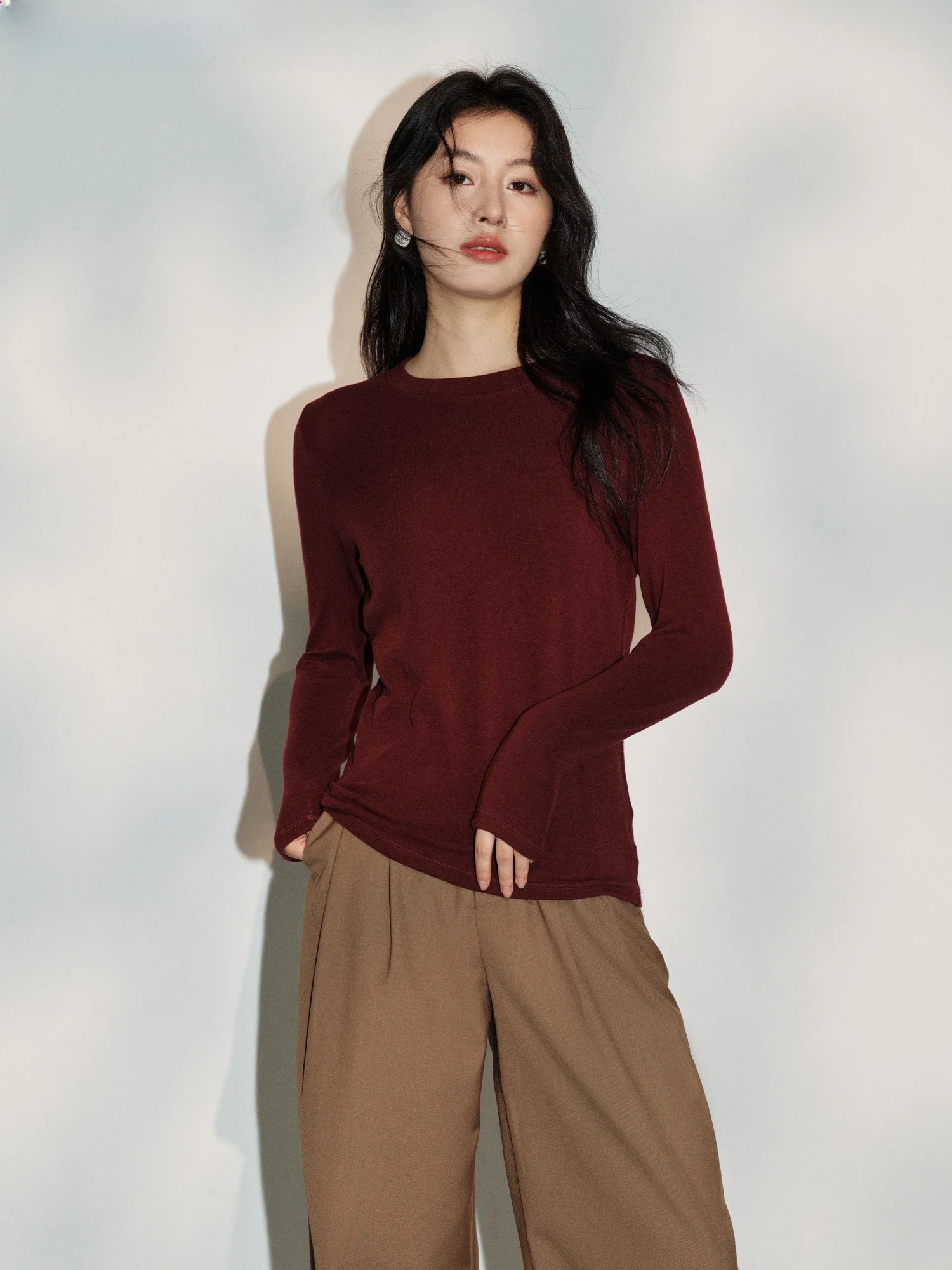 Базовый дом приталенная футболка с круглым вырезом и длинными рукавами женская