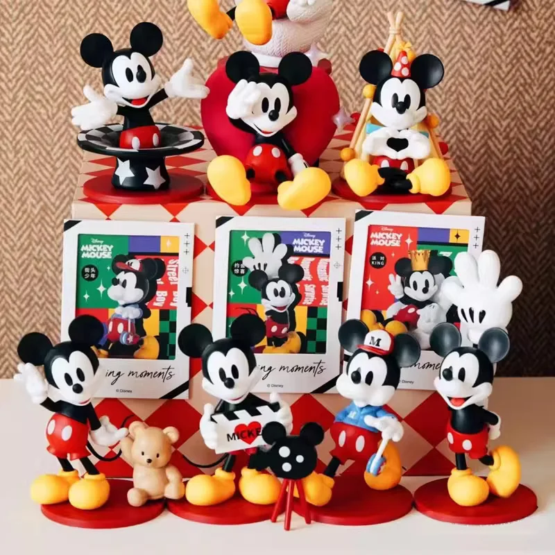 

Коллекционная кукла из м/ф «Микки Маус»