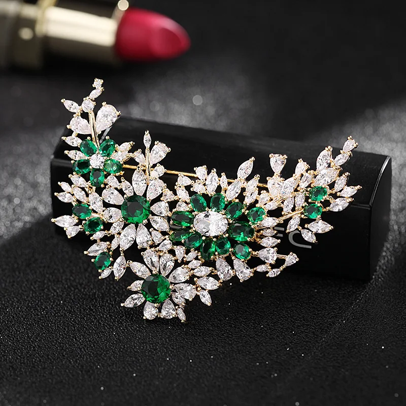 

New Korean Version of the Retro Geometric Corsage Emerald Zircon Fashion Personality Suit pin Suit Accessories Flower Brooch