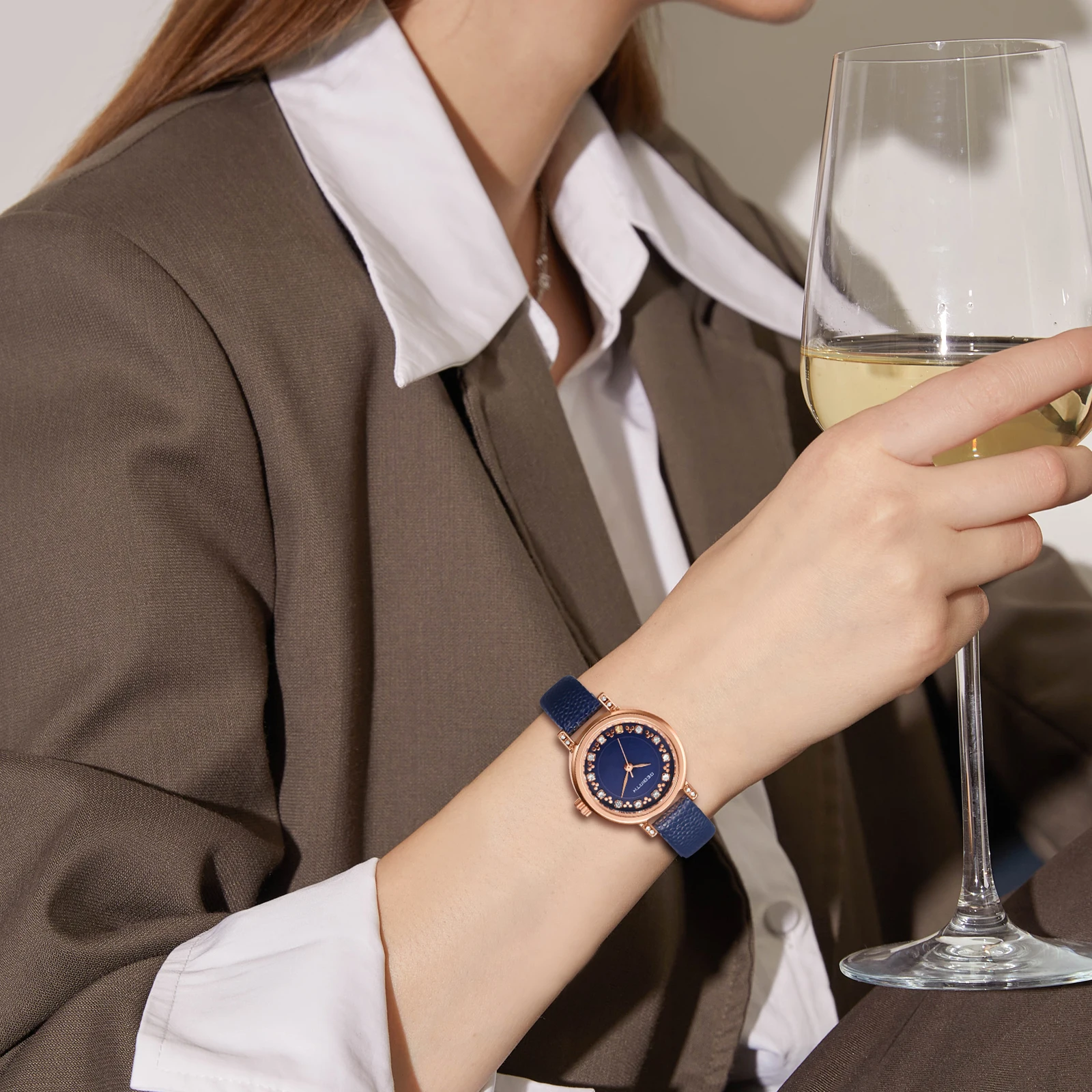 Фото Часы наручные LANCARDO женские кварцевые, модные Мягкие Ультратонкие водонепроницаемые аналоговые с кожаным ремешком, со стразами №5