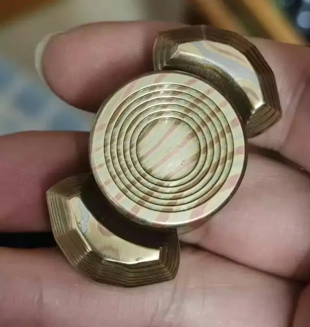 

Second hand EDC thraxx Fingertip gyroscope