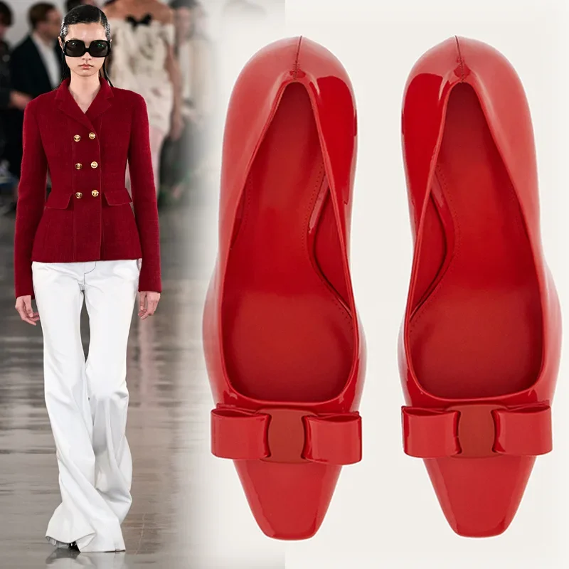 Французские туфли-лодочки из лакированной кожи с квадратным носком и бантом