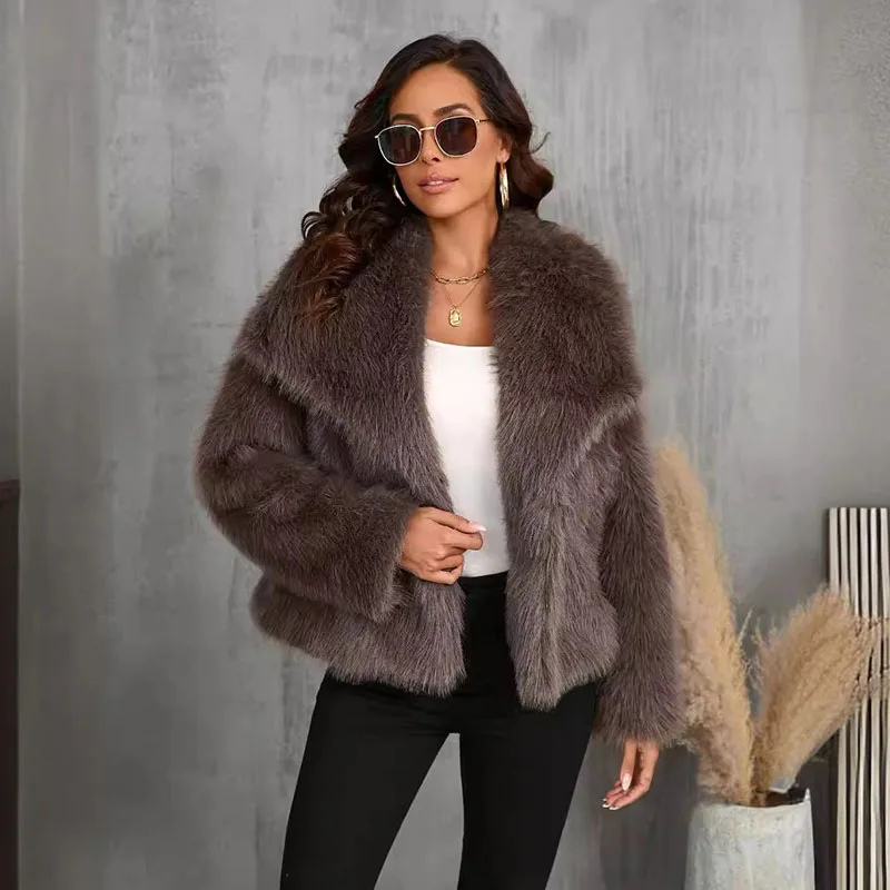 Женское элегантное короткое меховое пальто с отложным воротником из