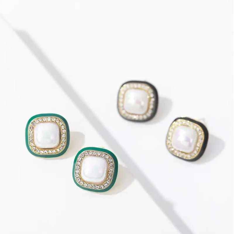 

2022 New Trendy Square Earrings Autumn and Winter Fashion Female Niche Design High-end Pearl Earrings for Women Girl Gift