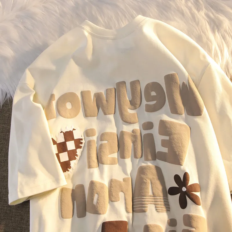 

Женская футболка с коротким рукавом, круглым вырезом и надписью