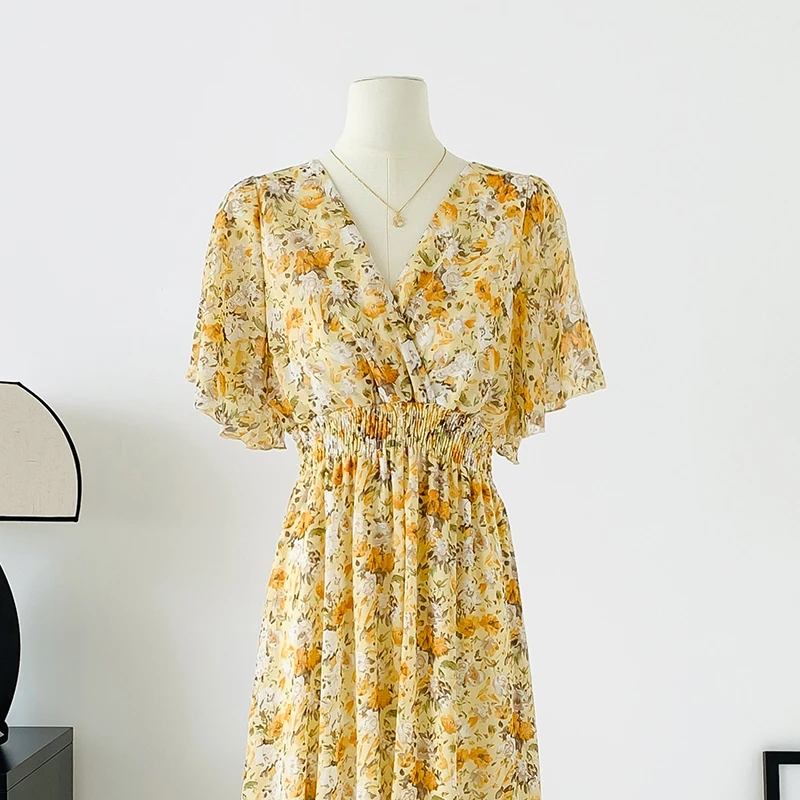 Женское шифоновое платье-трапеция с цветочным принтом V-образным вырезом и