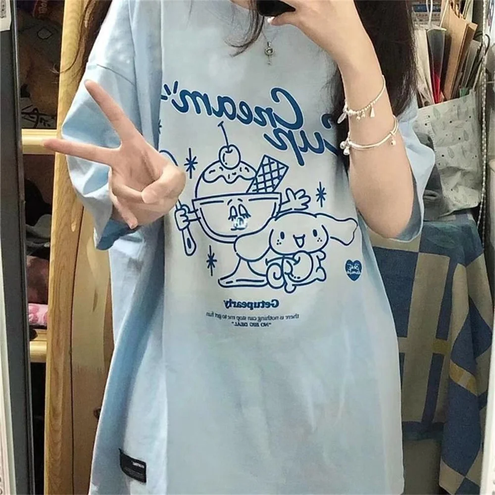 

Футболка женская с коротким рукавом и принтом кролика