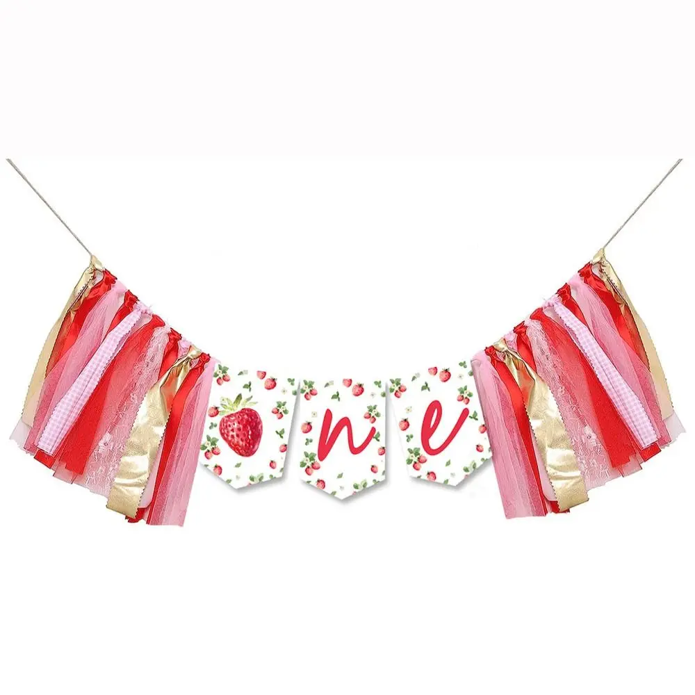 

Клубничные тканевые украшения для дня рождения