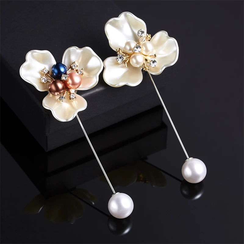 

Luxury Small Fragrance Camellia Flower Brooch Clothing Corsage Pearl One-word Pin Collar Pin Silk Scarf Pin for Women