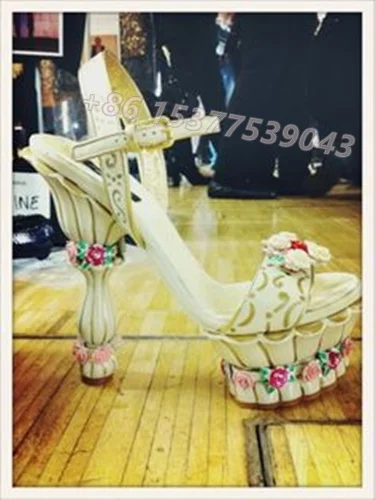 Сандалии женские из лакированной кожи на платформе с открытым носком 140 мм