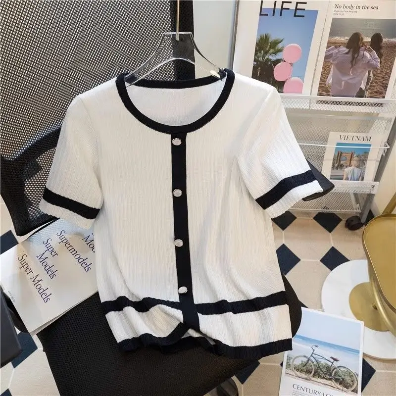 Женский вязаный свитер с квадратными плечами зеленый тонкий короткий топ из