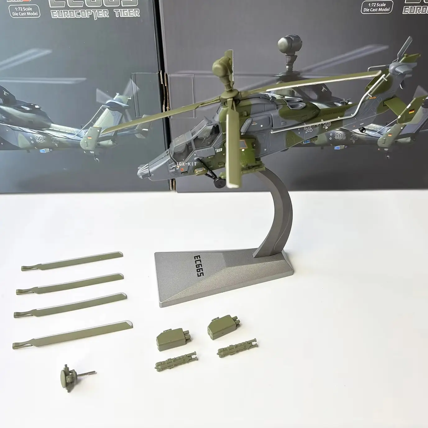 Фото Масштабная модель 1/72 Eurocopter EC665 Tiger UHT: готовая коллекционная модель военного вертолета, подарок, украшение №4