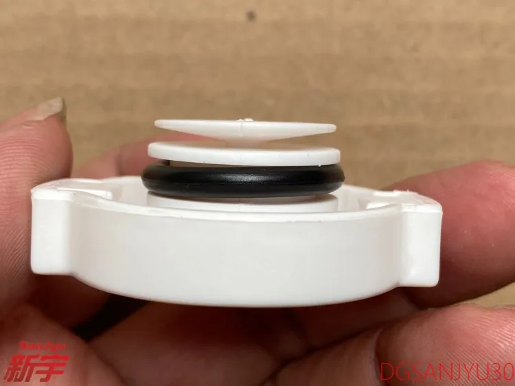 

Колпачок, P/S OIL RESERVOIR/Outlander 2004-2006/Grandis pajero V73 направление крышки масляного бака подкачивающего насоса MR 369155