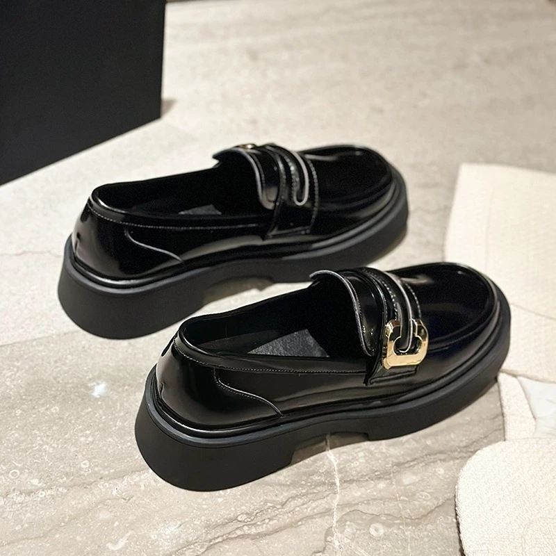 2023 New Small Leather Shoes Women's Metal Gold Buckle Decoration Thick Bottom Chunky Heel British Retro Style Loafers
