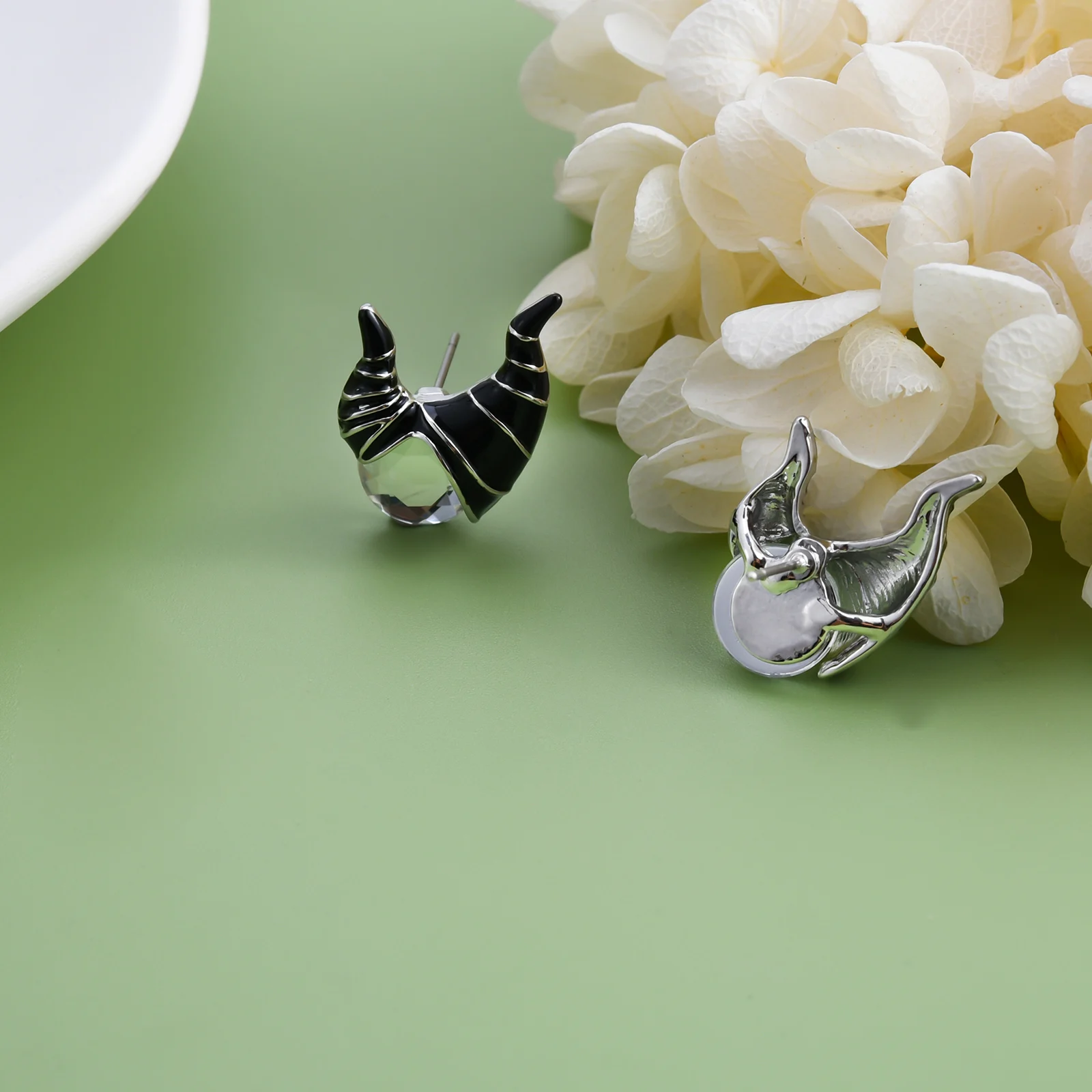 Villain Earrings Maleficent Trendy Jewelry Party Stud Earrings Women Gift Cosplay Witch Horns Crystal Earring Enamel Black Queen