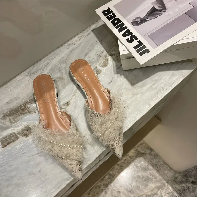 Женские шлепанцы с острым носком милые жемчужные туфли на плоской подошве