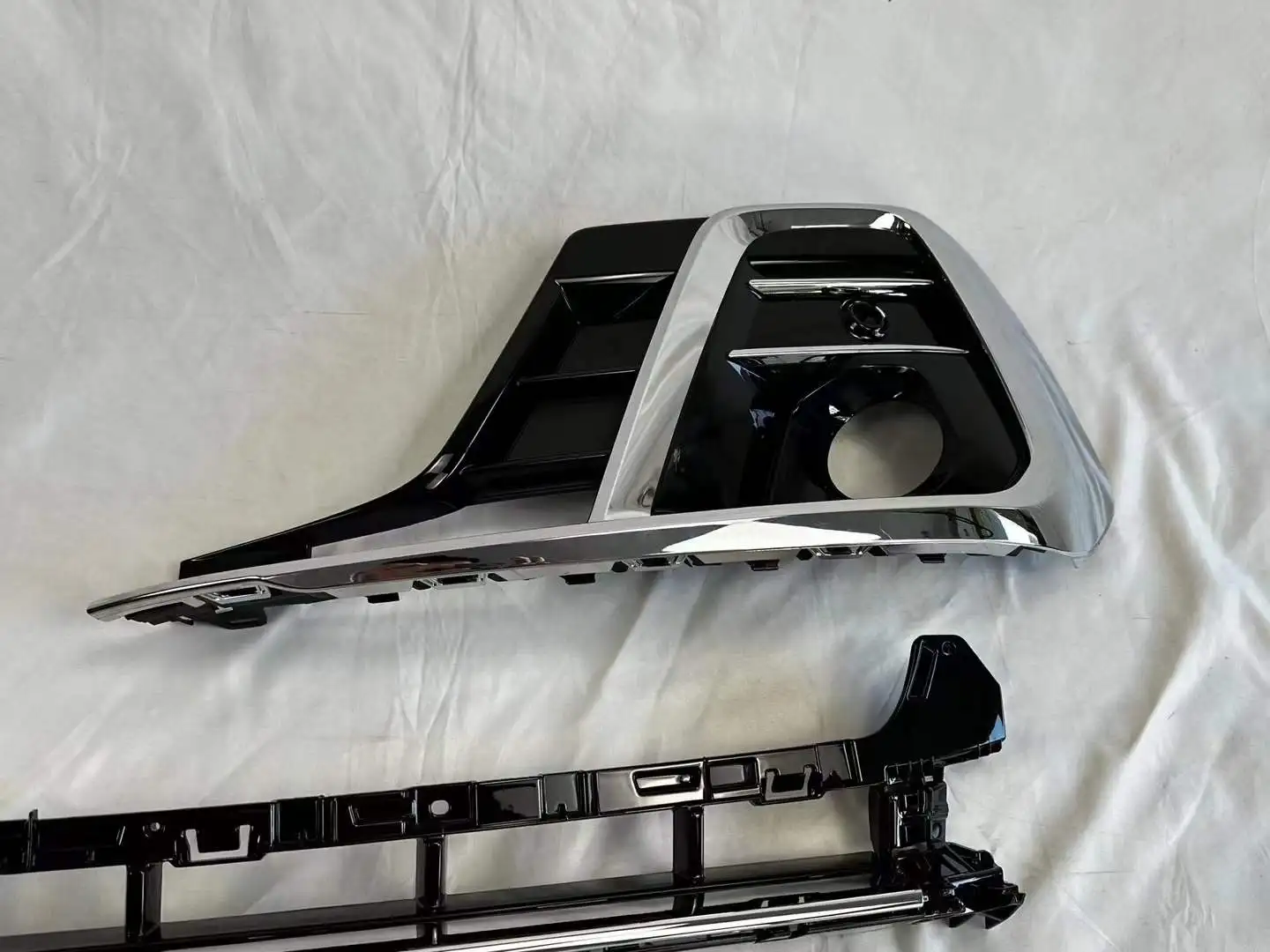 Высококачественная решетка для Audi A8 2023 2024 обновленная Horch