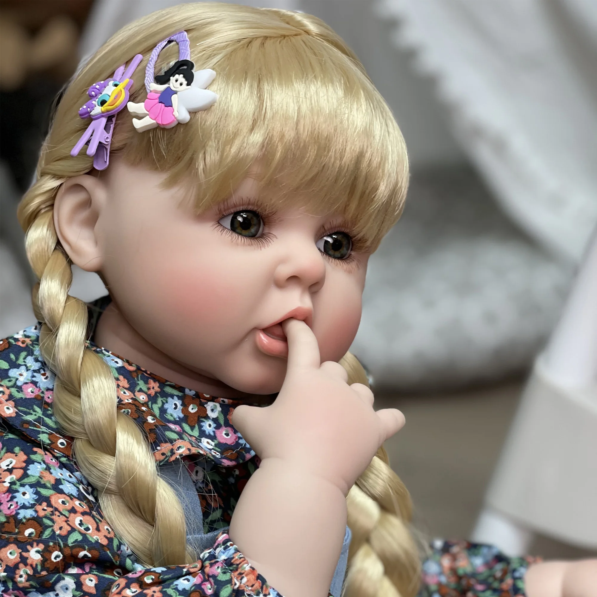 

Кукла новорожденная из мягкого винила с париком, 60 см