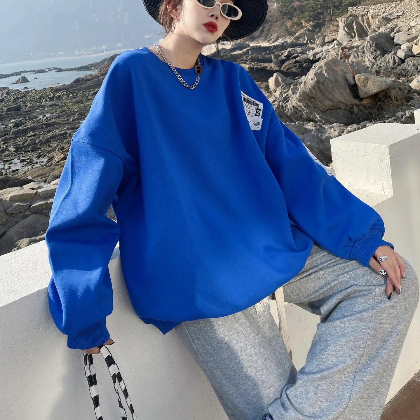 

Plus Size Women's Basic Athletic Sweatshirt Long Sleeve Simple Plain Crew Neck Cotton Casual Oversized Pullover Coats