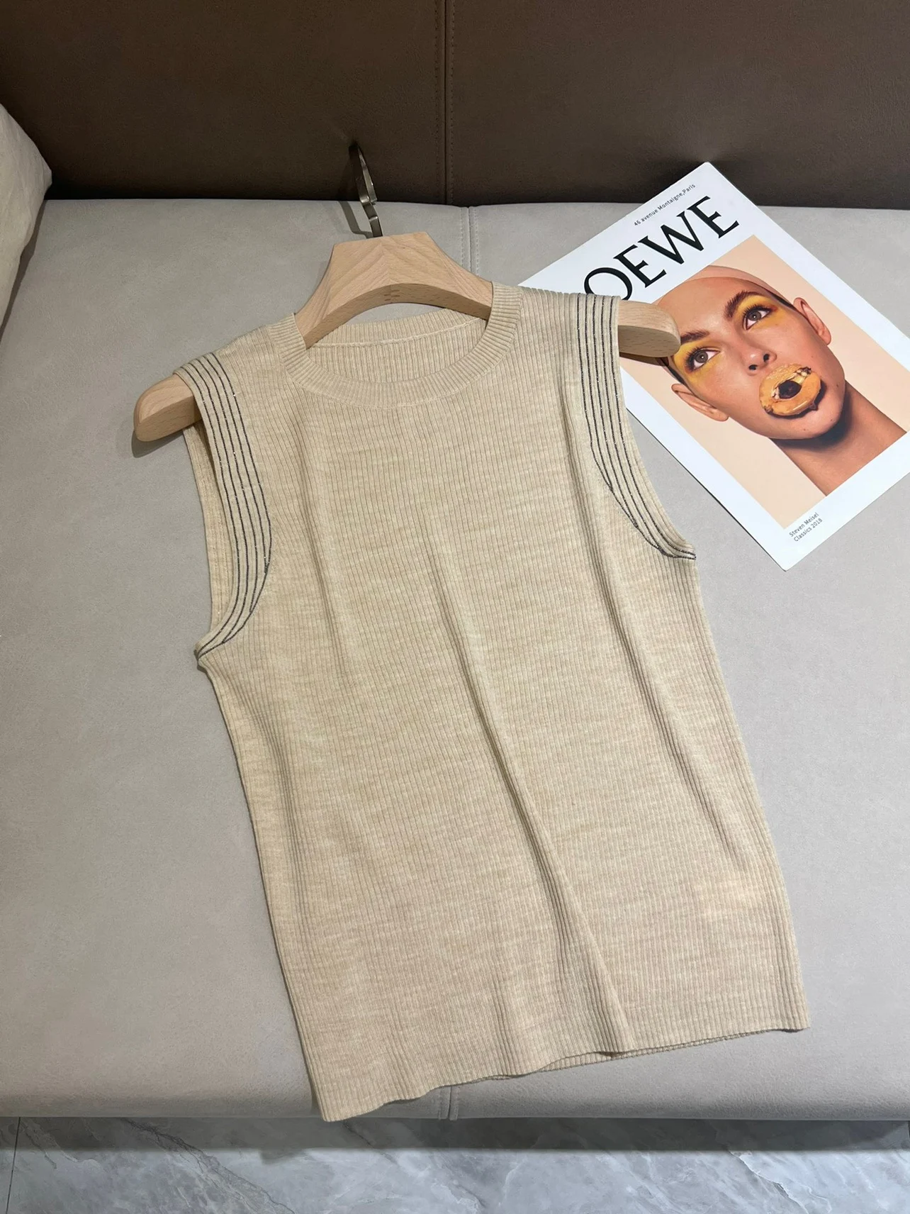 Женская трикотажная майка весна 2024