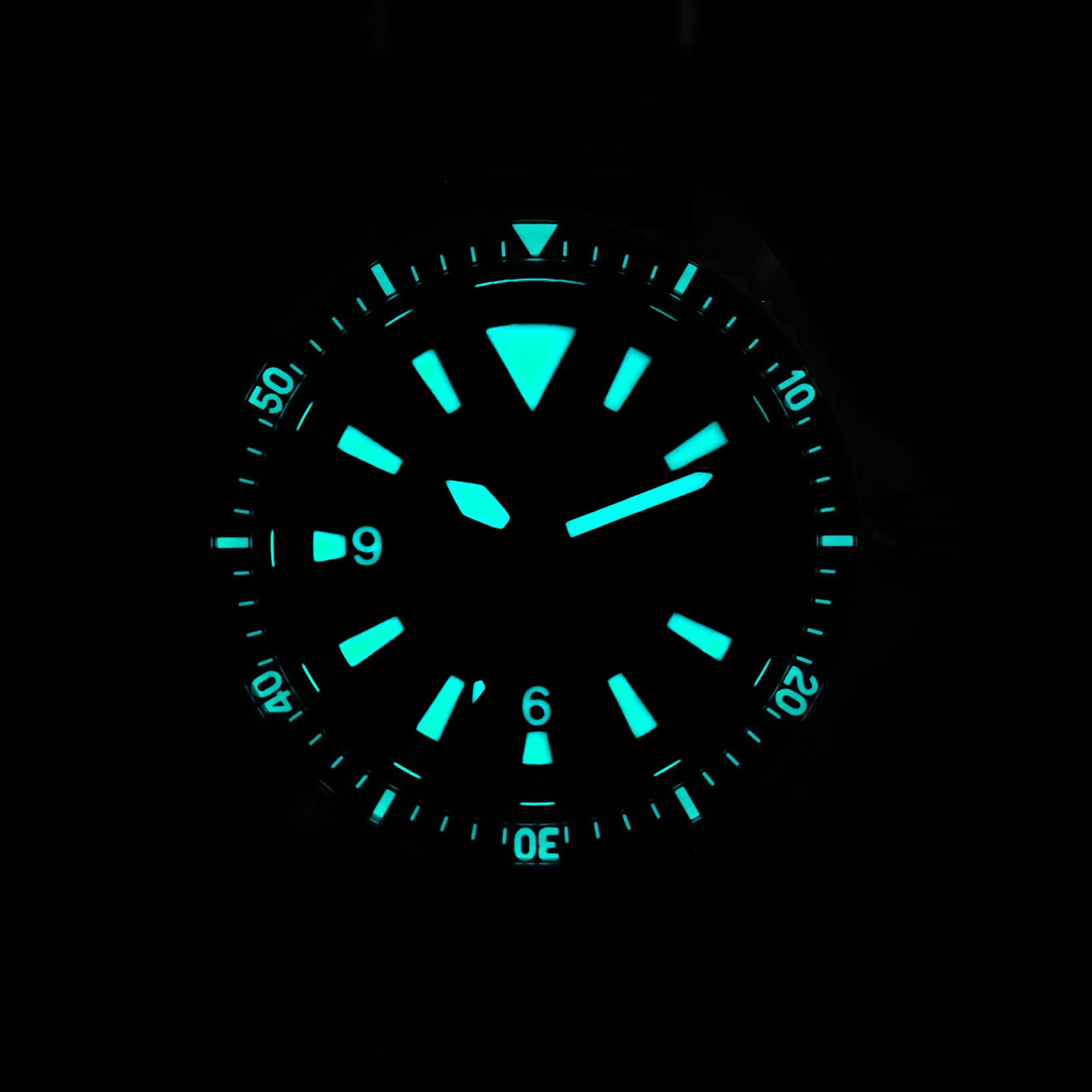 Фото Watchdives WD1980 V3 Часы VH31 Sweep Seconds Механизм Сапфировое Стекло BGW9 Светящиеся 10 Бар Водонепроницаемые 39 мм Военные Часы №4