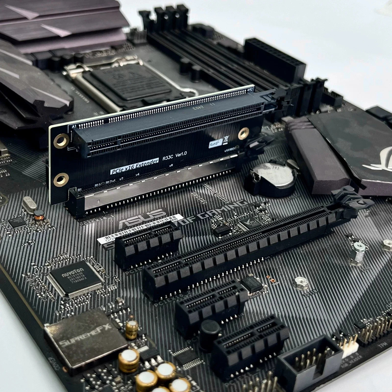 Карта-адаптер-удлинитель PCIe 4.0 x16 с угловым разъемом 90 градусов для защиты графических процессоров, Gen4, для 1U2U3U серверов (art.: 3920da5cec97c) - 3920da5cec97c