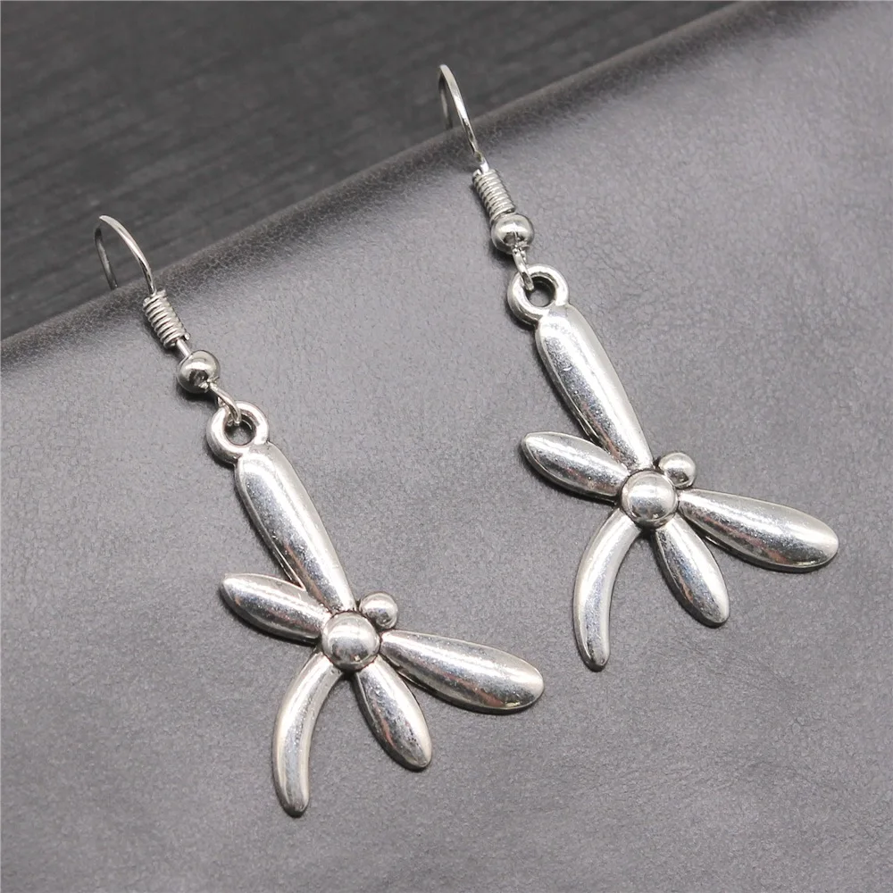 

Женские винтажные серьги-подвески в виде стрекозы
