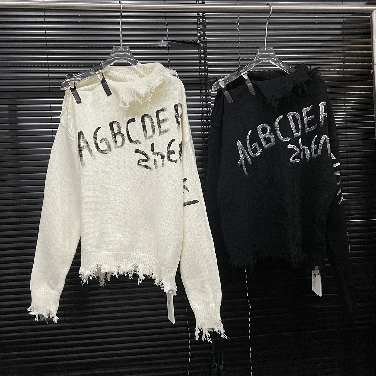 Осень 2024 вязаный свитер с открытыми плечами женский винтажный нишевый топ в