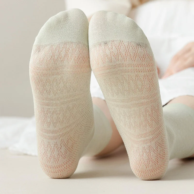 Women Socks Velvet Soft Breathable Colorful Loose No Pilling Ice Thin Loose Sock Fashion Girls Sox College Style Solid Color